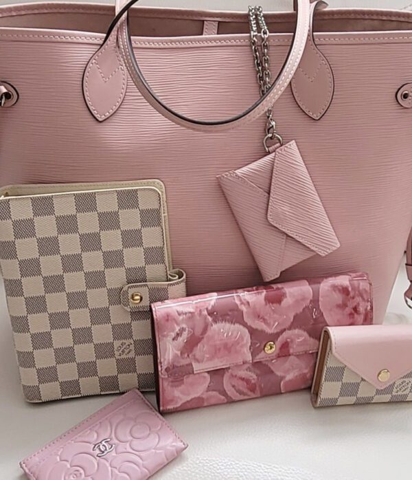 Louis Vuitton pink Epi Neverfull with pouch
